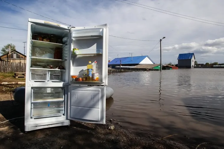 Наводнение в Ишиме 2017 года. Тюменская область, холодильник, наводнение, паводок