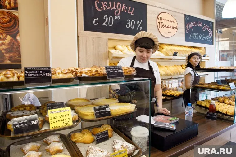 В ТЦ Нового Уренгоя продавец почти год не может продать пекарню «Поль-Бейкери»