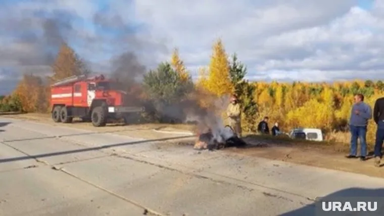 После ДТП мотоцикл и подросток загорелись