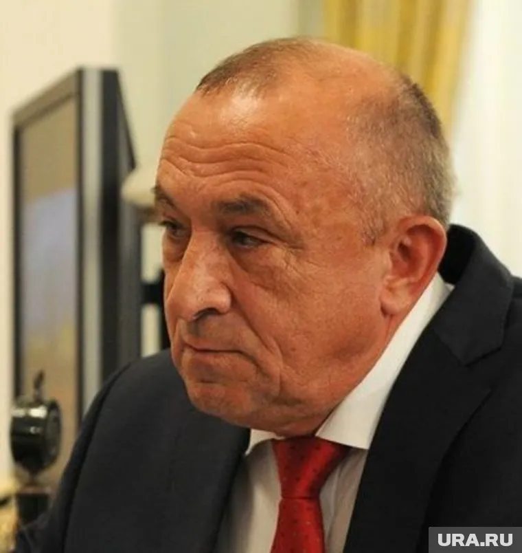 Сначала Соловьев был отстранен от должности в связи с утратой доверия президента