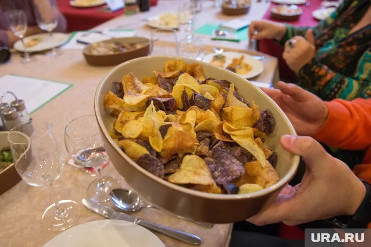 В чипсах обнаружили стекло