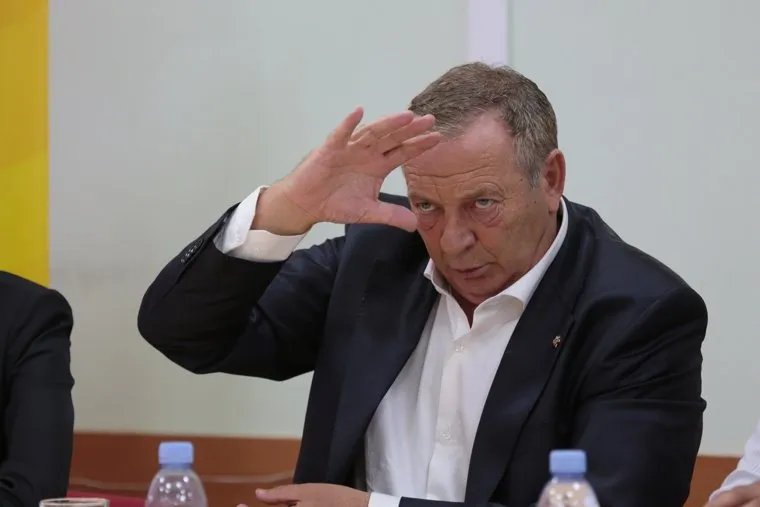 Кандидат в губернаторы Пермского края Александр Репин на пресс-конференции. Пермь