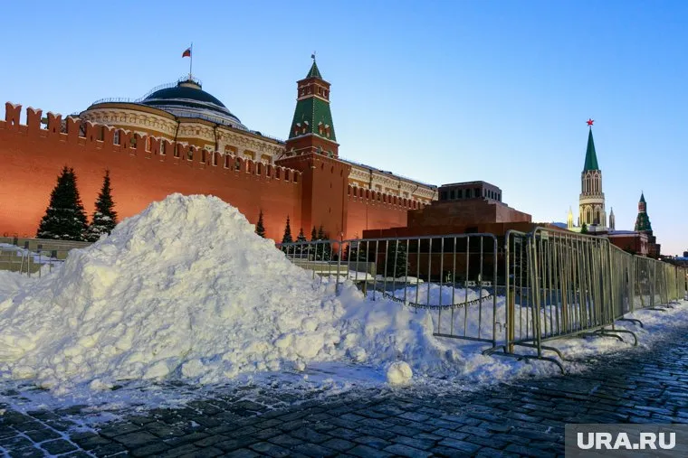 Тепло в Москву придет только в середине апреля, предупредил Роман Вильфанд