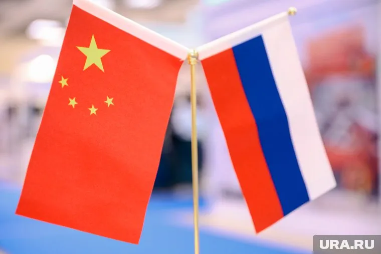 До назначения Ло Шисюн работал советником-посланником посольства КНР в Беларуси