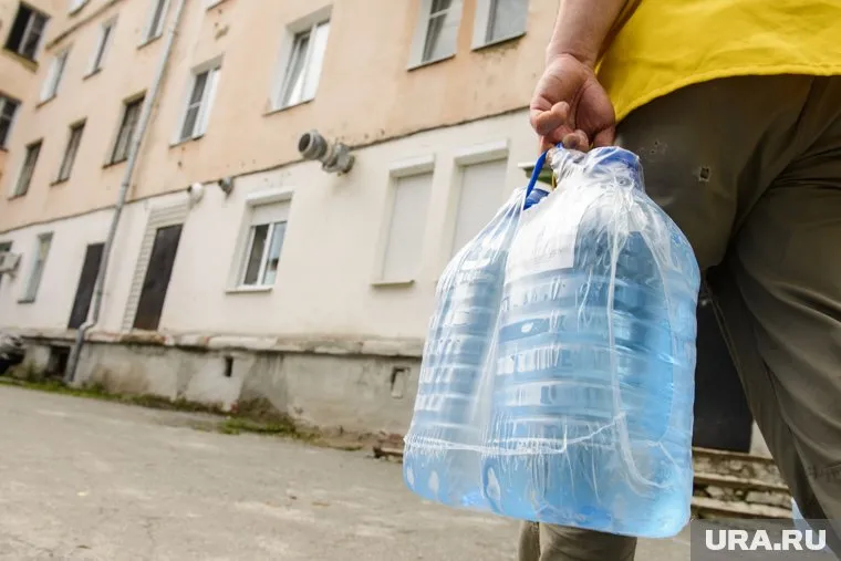 Жители пострадавшего от природной стихии Оренбуржья получат питьевую бутилированную воду