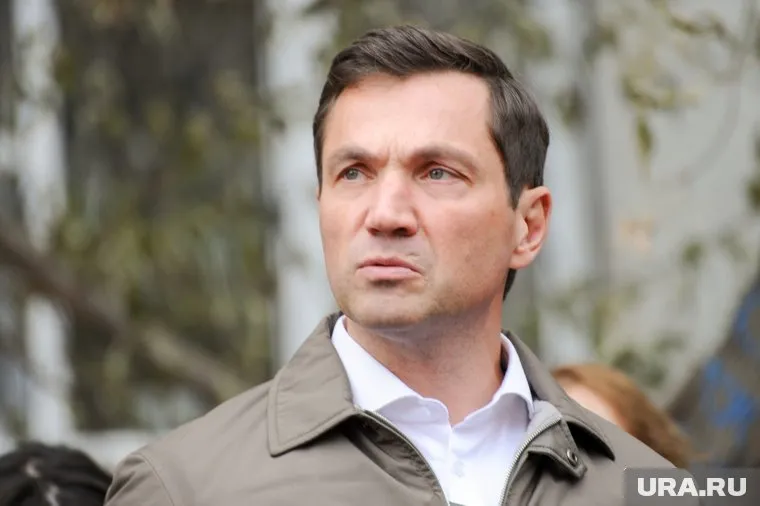 Лошкин потребовал устранить стихийную свалку на улице Чичерина до конца дня