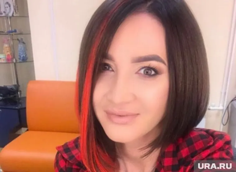 Бузова носит каре, но на афише почему-то копирует Костенко