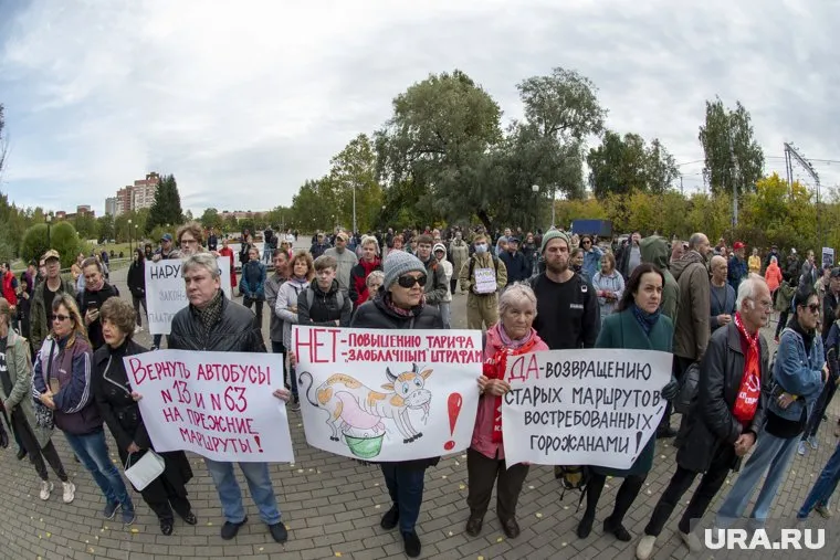 Жители города потребовали отмены транспортной реформы