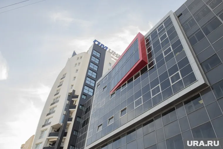 Бизнес-центр в Челябинске имеет 16 этажей и подземный паркинг