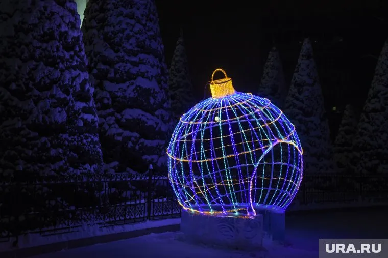 Новогодние фигуры украсят Курганскую областную больницу