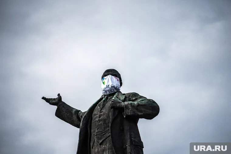 Больные могут выдыхать более 200 вирусных частиц за раз