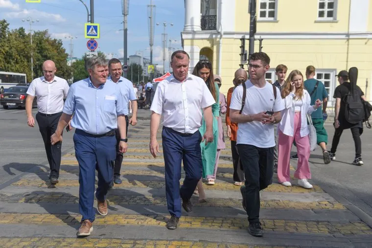 Орлов у дома Севастьянова и на Плотинке. Екатеринбург