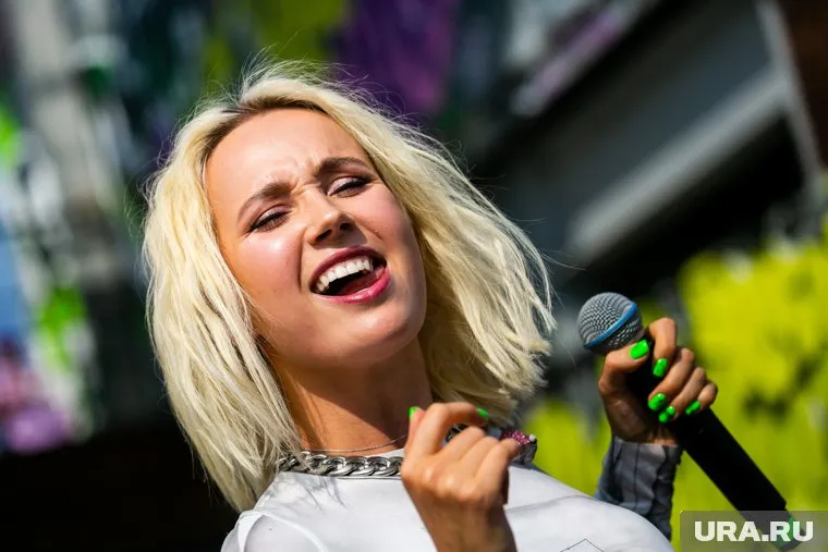 В новый трек Клавы Коки поставили строчку, схожую с песней Жанны Фриске