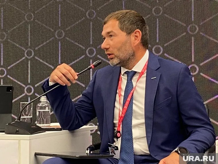 С докладом на выставке выступил вице-президент холдинга, руководитель дивизиона «Урал» Денис Новоженов