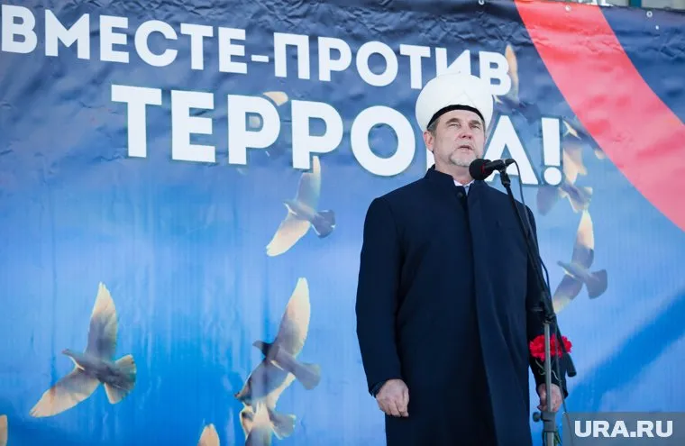 Муфтия Тагира Саматова обвиняют в отсутствии борьбы с радикальным исламизмом, а также в лоббировании интересов мусульман Сургута