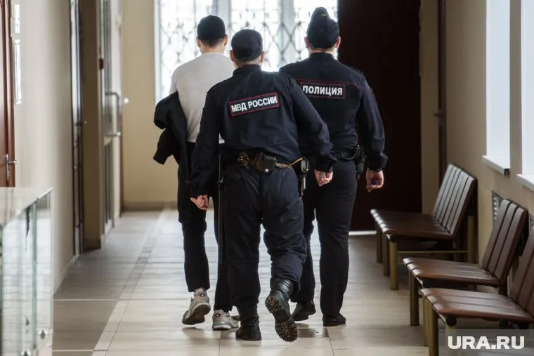 В суде мужчине выбирают меру пресечения