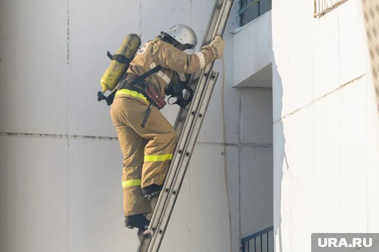 Сигнал о возгорании в магнитогорской школе поступил утром