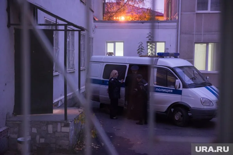 По словам очевидцев, полицейские на место происшествия ехали очень долго