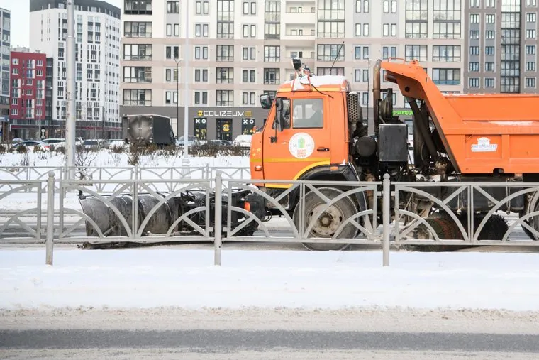 Уборка снега в Академическом и Чкаловском районах. Екатеринбург