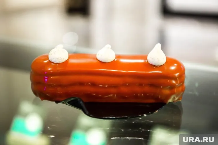 22 июня в мире праздную День шоколадного эклера