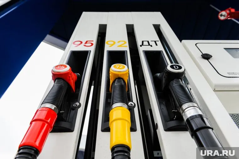 Заправка также угрожает безопасности жилого дома