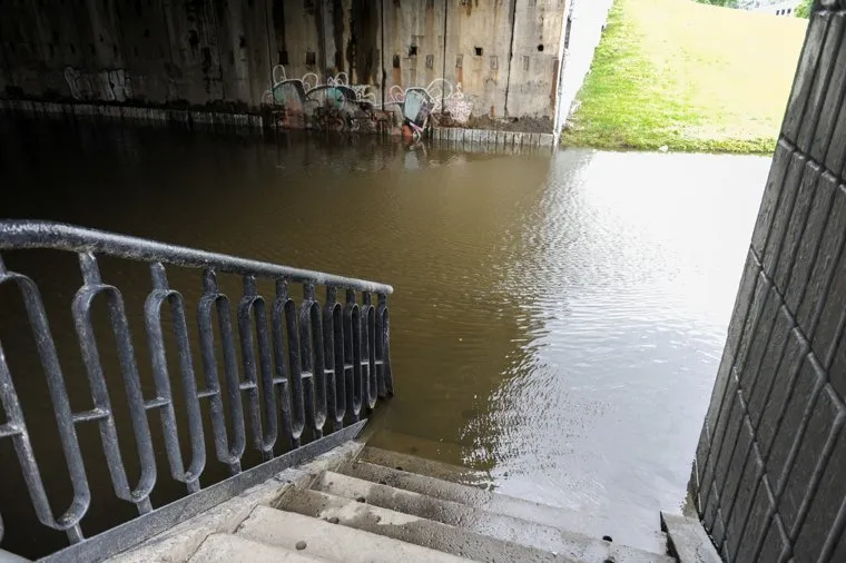 Набережная у ТРК Родник. Челябинск 