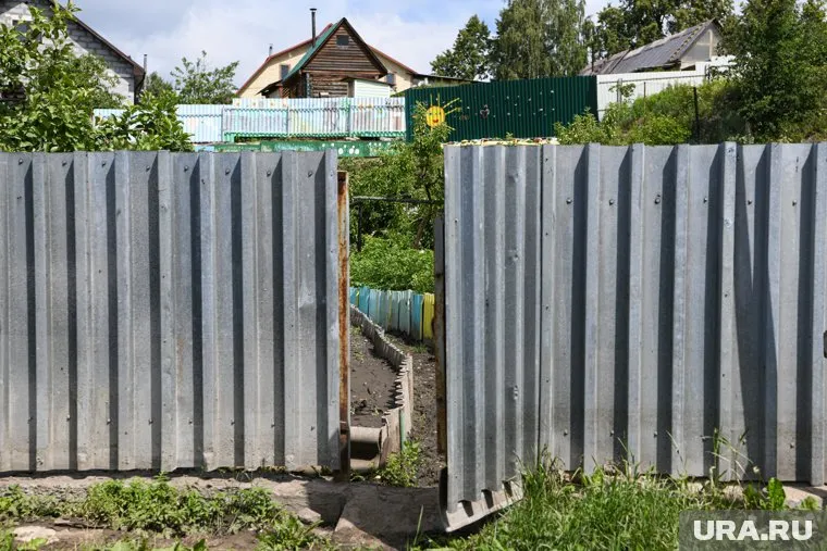 Дачникам дали разъяснения по ограждению приусадебных участков