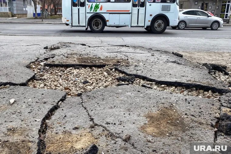 Из-за взрыва в автобусе умерли двое пассажиров