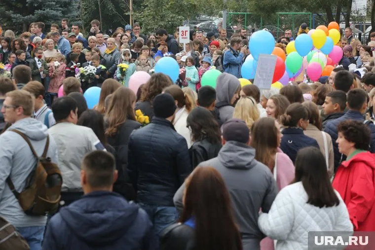 Родители школьников могут взять выходной в счет отпуска или без сохранения зарплаты