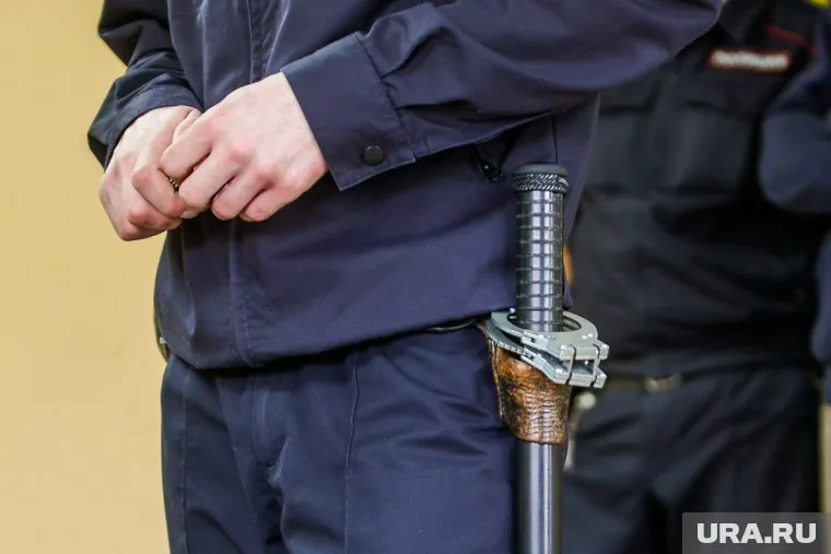 Мужчина напал на полицейского в отделе ОМВД