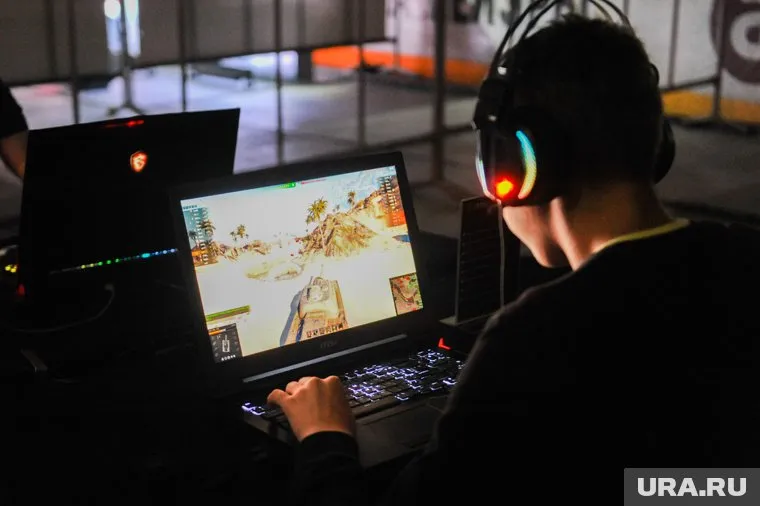 Сургутянин впал в кому после того, как до 3-х ночи играл на компьютере