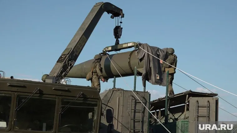 Военной целесообразности использовать ядерное оружие нет ни у кого, заявил эксперт из Института ООН по исследованию проблем разоружения Павел Подвиг