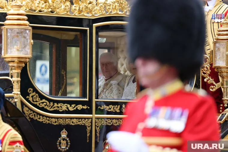 Король Британии Карл III занимается своими делами