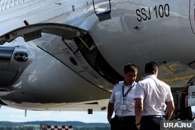 Самолет должен вылететь из Нового Уренгоя в Санкт-Петербург