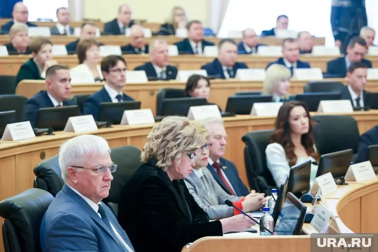 К депутатам из ЯНАО в Тюменской областной думе граждане обращаются меньше всех