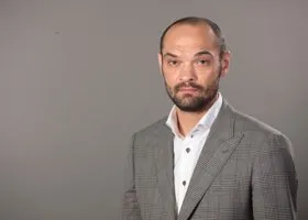 Главный противник депутата-«раскольника» из Тюмени вернулся на выборы