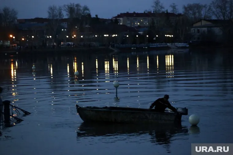 Вода в районе села Викулово продолжает пребывать
