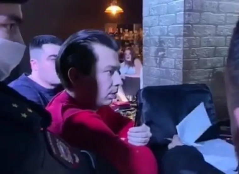 Депутат Марсель Хазиев проводит запретную вечеринку, Челябинск