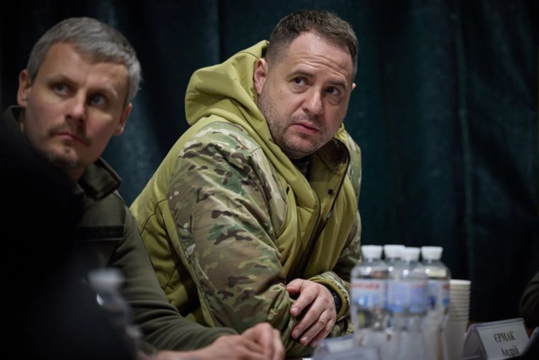 Ермак после громкого скандала на Украине решил уйти на фронт