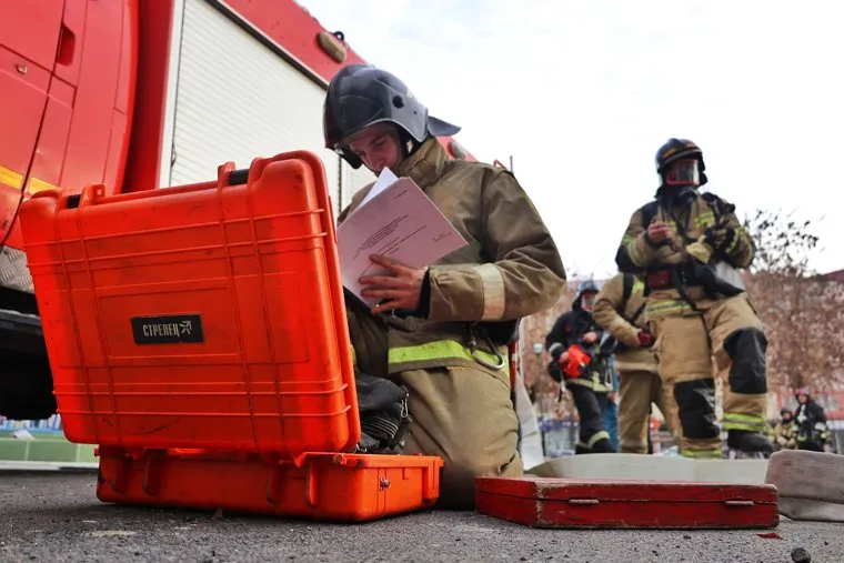 Учения МЧС в здании областной больницы. Курган
