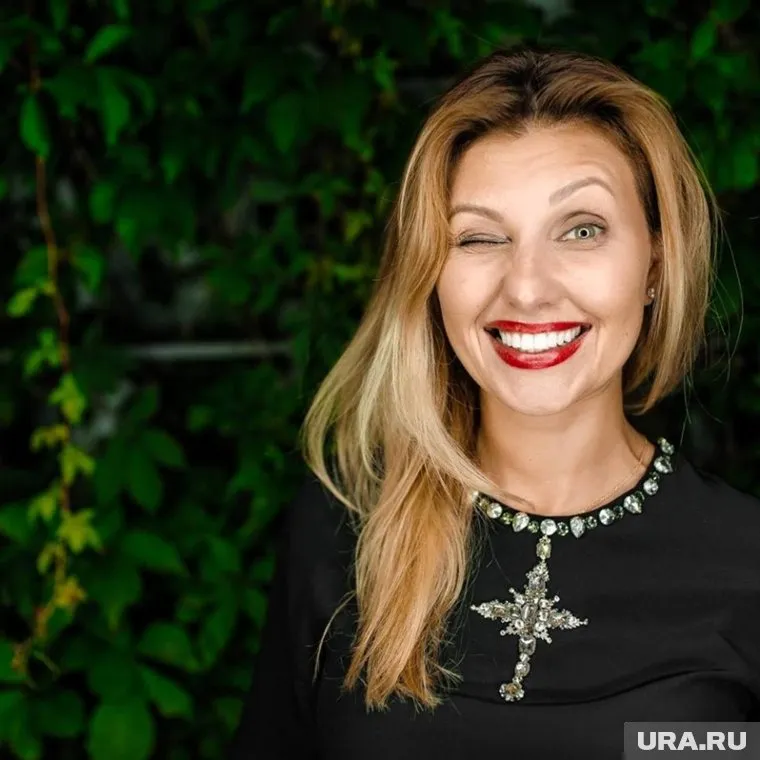 Елена Зеленская имеет часы Breguet и готова редактировать президентские речи супруга