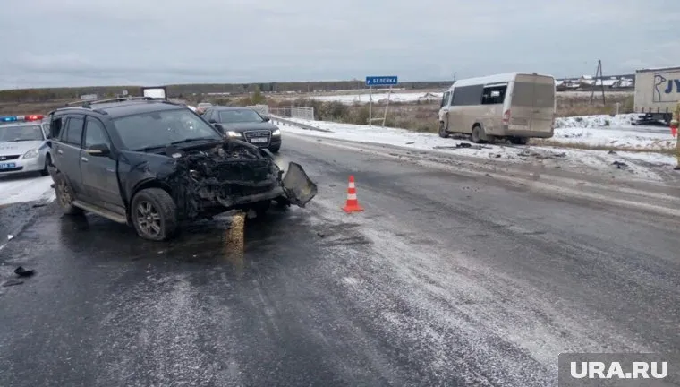 По предварительной версии, водитель не справился с управлением