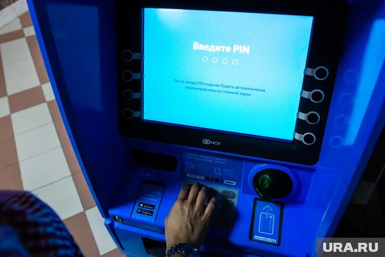 Европейский парламент принял резолюцию по отключению России от SWIFT и остановке строительства газопровода «Северный поток — 2»