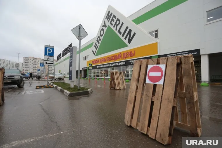 В Перми закрыты все непродовольственные магазины