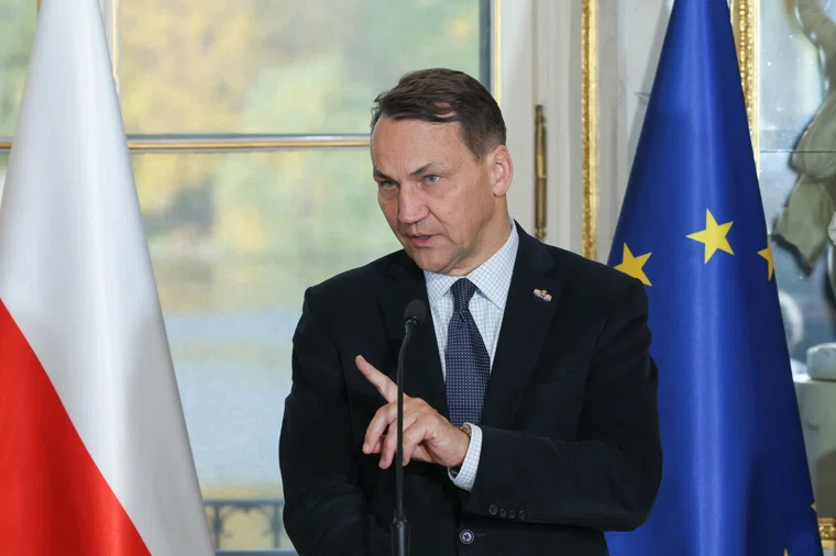 Сикорский вспомнил о МУС только тогда, когда ему это выгодно