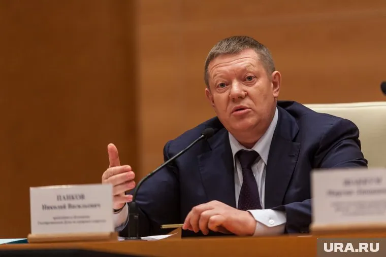 Николай Панков напомнил, что деньги на доплаты к пенсиям чиновников идут из местных бюджетов