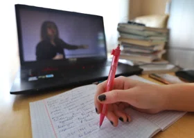 Тюменских школьников отправили на дистанционное обучение