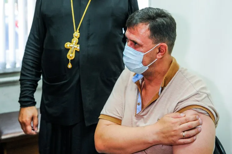 Вакцинация от коронавируса в Свято-Васильевском храме. Челябинск