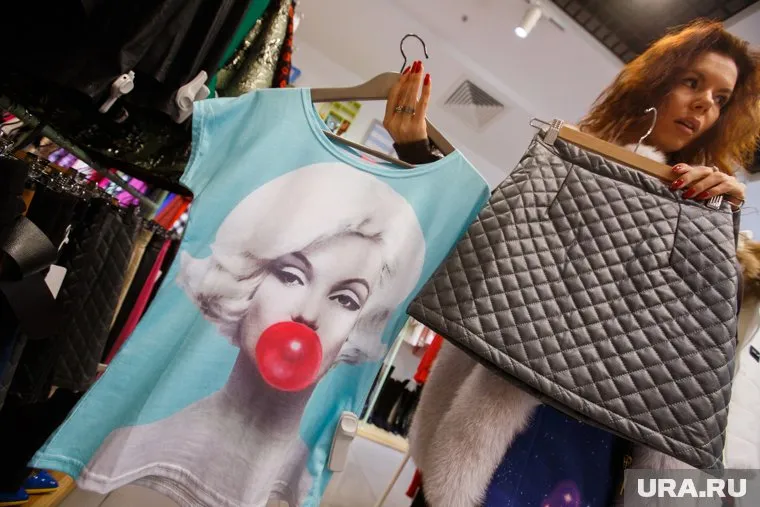 Американцам не нравится новый налог на одежду и еду