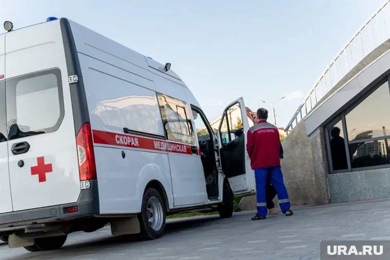 Водитель скорой выжил